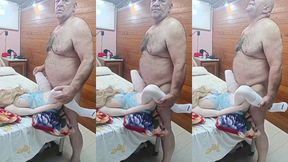 loira de 19 anos voltou a ficar com o coroa ela quer pica todos os dias