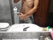 Polla Enorme Depilada Eyacula Masivamente, Gimiendo y Hablandl Bajo