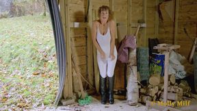 Hot Mature Molly MILF in Her Tight Sexy Jodhpurs