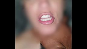 Hotwife  dando o cuzinho e gravando para o marido corno assistir em casa.