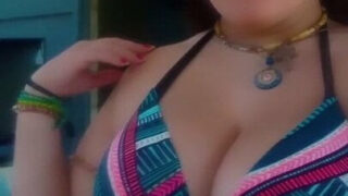 Latina-Mädchen wird in den Arsch gefickt