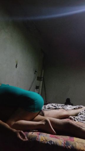 La novia de mi padre si que sabe ordeñarme y montarme