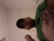 Mec qui adore cracher tout sont jus bien chaud !!