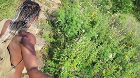 Kenniejai Walks Nude by the River in Chicago and Gets Caught