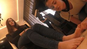 SARAH - Sit under the table and worship my feet, loser bitch (mp4)