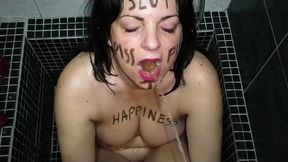 Mature mother  gets pissing on face