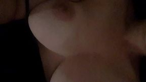 mes cheris, qui veux se branler sur ma video ? si tu veux me voir de tres ...