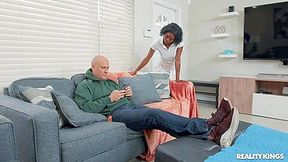 Naughty Black Chick Melody Cummings Shakes Her Yammy