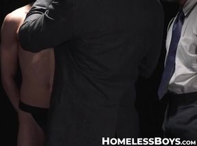 Austin Young's ass grinds on hairy daddy Lance Charger's cock