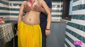chachi ne bade pyaar se choli mein rang lagwa liya aur chud bhi gayi