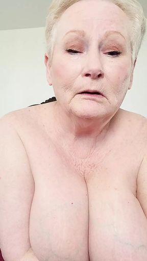 Sexy Gilf Just Loves Talking Dirty To Her Lover