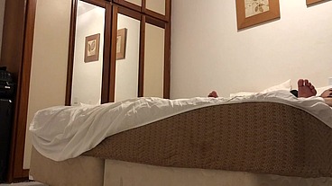 Podendo essa gostou do dia todo peguei ela de quatro gozei dentro ela chupando o pau do meu amigo a não