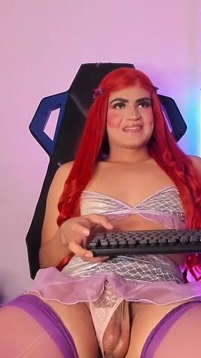 Bella and Her Sexy Dance Show off Her Sexy Body