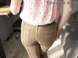 Hawt Secretary Teases Wedgie In Jeans