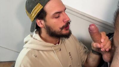 Samuel Hodecker fucks on stairs with AndoliniXXL, sucks his big cock and barebacks secretly
