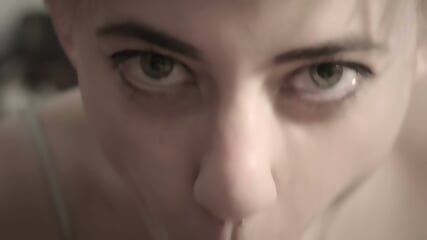 Bi Girl  Give Blowjobs