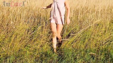 HOT CHICA ALMOST CAUGHT RISKY MASTURBATING IN PUBLIC!