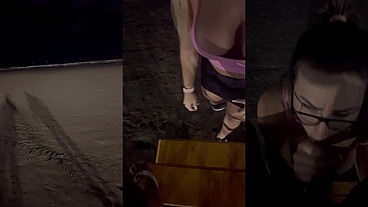 Chupei o negão em público na praia