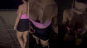 Chupei o negão em público na praia