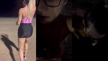 Chupei o negão em público na praia