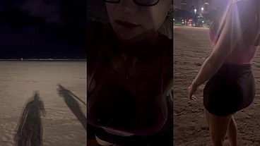 Chupei o negão em público na praia