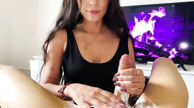 Hey, will you do me a favor?! The naughty stepson asks his stepmother to shave him.