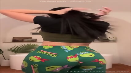 Aishah Sofey Takes Off Her Pajamas And Shows Off Her Body