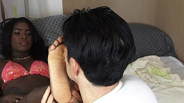 ebony teen princess foot fetish and foot smelling milking