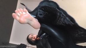 Smashing foot