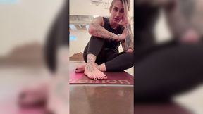 Yoga Teacher Exposes Her Seductive, Weathered Feet Post-Session