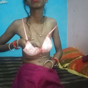 Desi tina ne aaj first baar Apne chote devar ji ko sex karna sikhaya