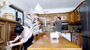 Merry Christmas: BBW's big tits bounce in kitchen fuck