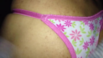 Dando no cineporno com a calcinha tanga rosa da Noemy 02 Agosto 2016.MOV