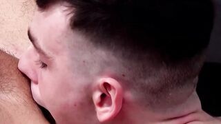 Twinks Ass-Fucking in Bedroom - Twunks Riley Hart & Max Carter