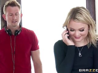 Brazzers - Bill Bailey Reclaims His Abode by Destroying Dakota Skye’s Constricted Excited Butthole with a Huge Rod