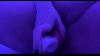 J&#039_avais bien envie de m&#039_amuser seule ce soir.. Personne pour me rejoindre ?