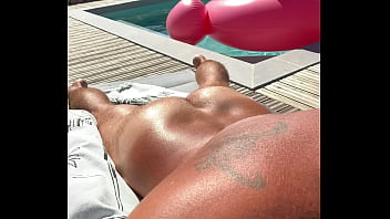 Bient&ocirc_t les vacances au Cap , mission bronzage du cul tout blanc