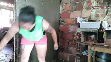 la puta de mi jefe estaba caliente y no me dejo terminar el trabajo