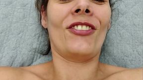 The crown is all happy giving it to her youngest nephew, the boy punched hard and came inside the naughty aunt's pussy