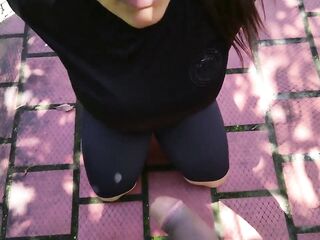 MI ENTRENADOR ME DA LA PROTEINA DE SU VERGA Y ME LA ECHA EN LAS TETAS 1 PARTE