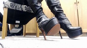 Masters foot slave and cuck (AVI)