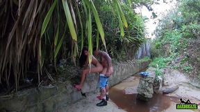 fudendo uma novinha de apenas 18 anos na praia de monguaga - manoella fernandes - jhonny gab
