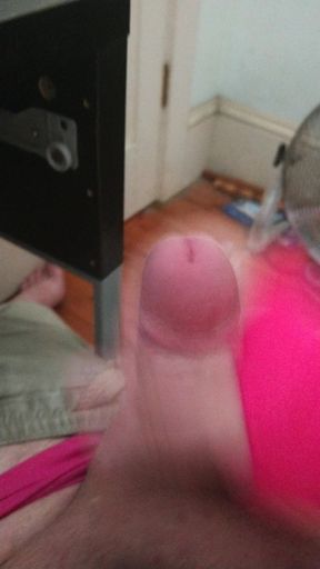 sitting and fapping wit pink arm warmer