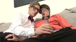 Twink Geeks Sneak A Peek