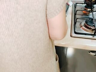 Трахнул подругу сестры в чулках! Наполнил её киску своей влагой!