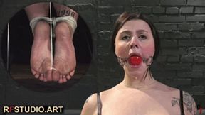 Liza Lush - Gag test with soles demonstration (FULL HD MP4)