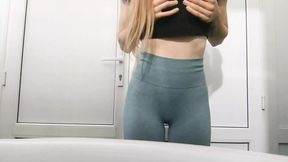 A slutty girl gave herself to a man in the toilet