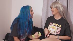 Yenifer and Min Galilea masturbating together. Min Galilea