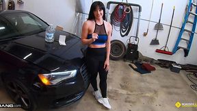 Fit mechanic bangs roadside hottie in POV frenzy!