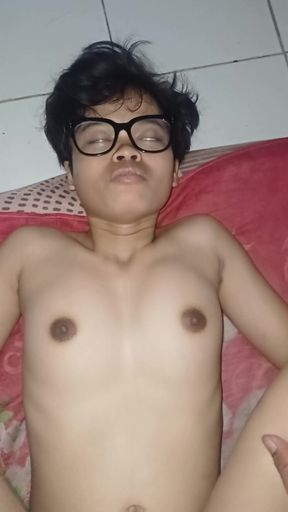 An 18-year-old girl is having a hard time getting pregnant